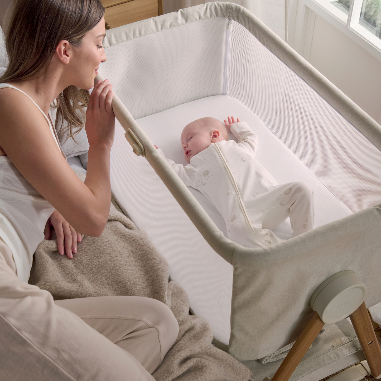 Lua Bedside Crib - Beige