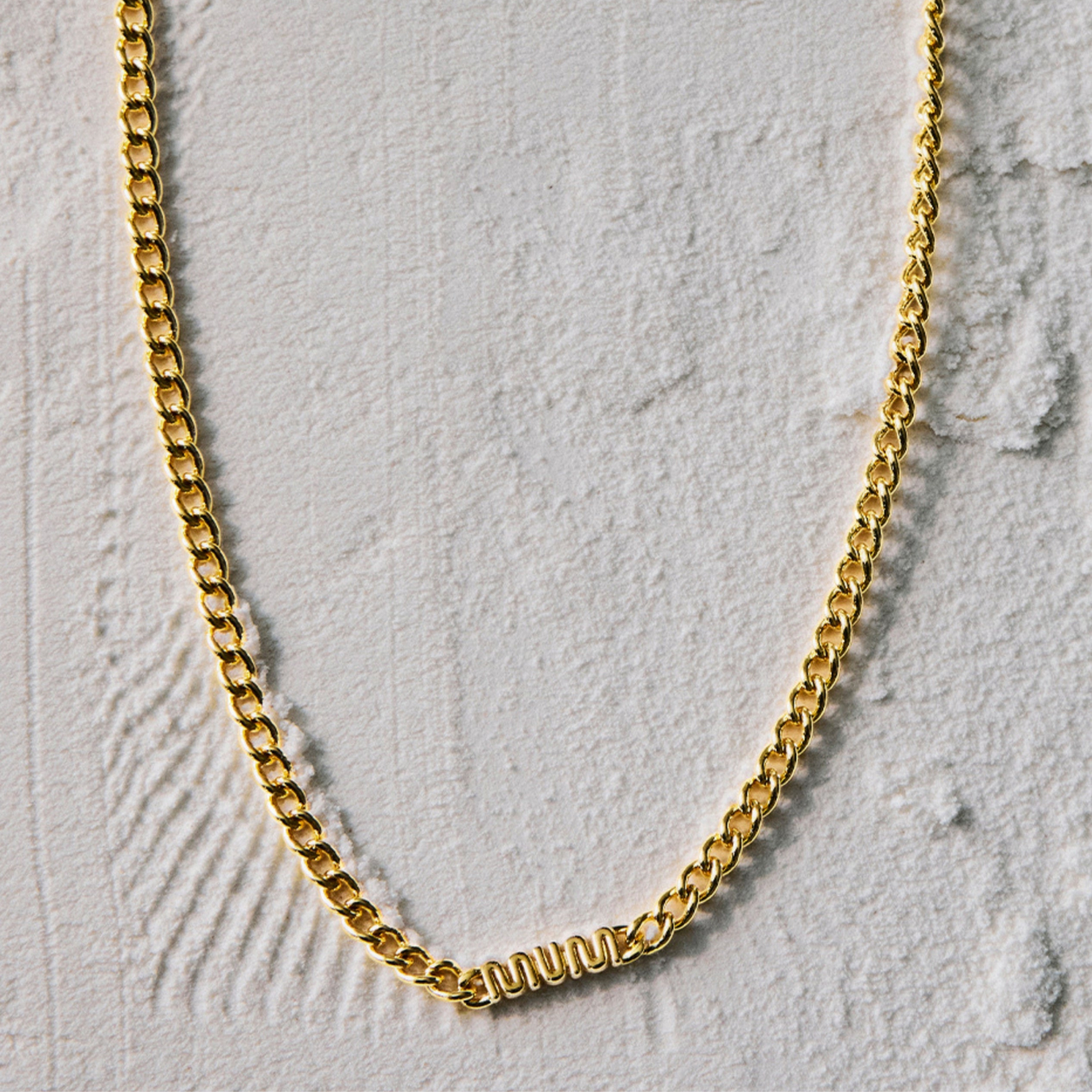 MUM Chain Necklace - Gold