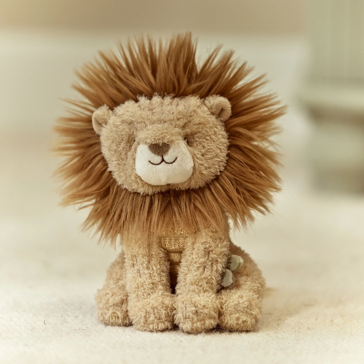 Safari Friends Cuddle Lion