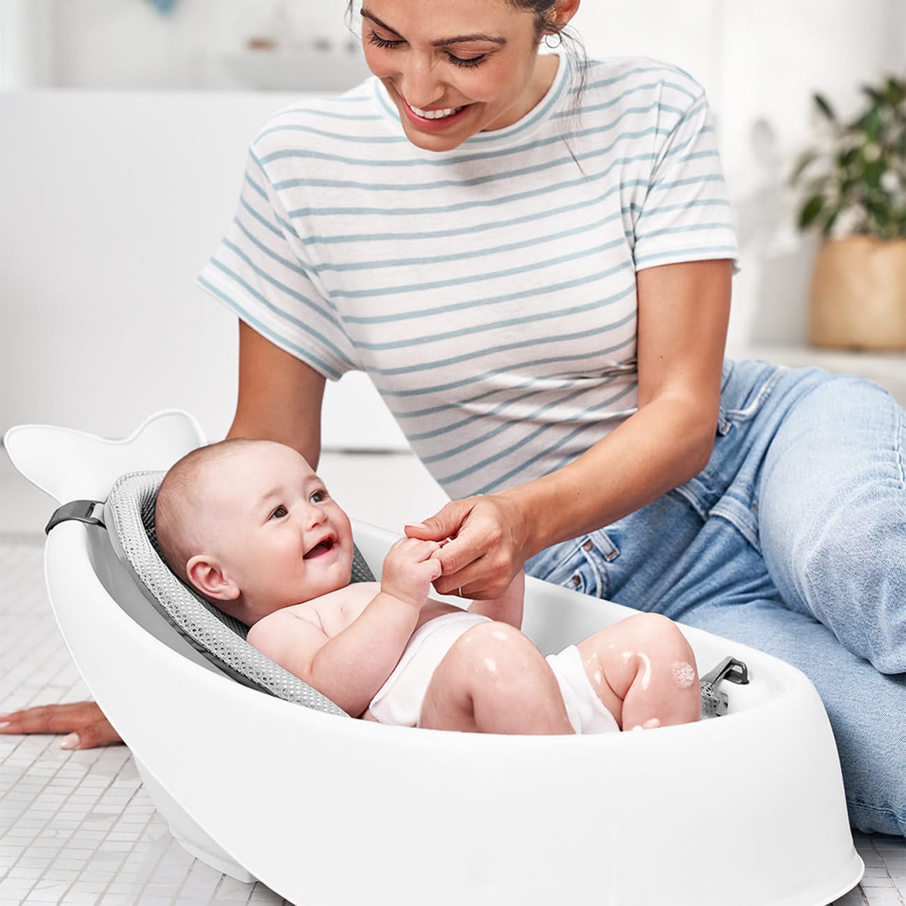 Skip Hop - Smart Sling 3 Stage Bath - White