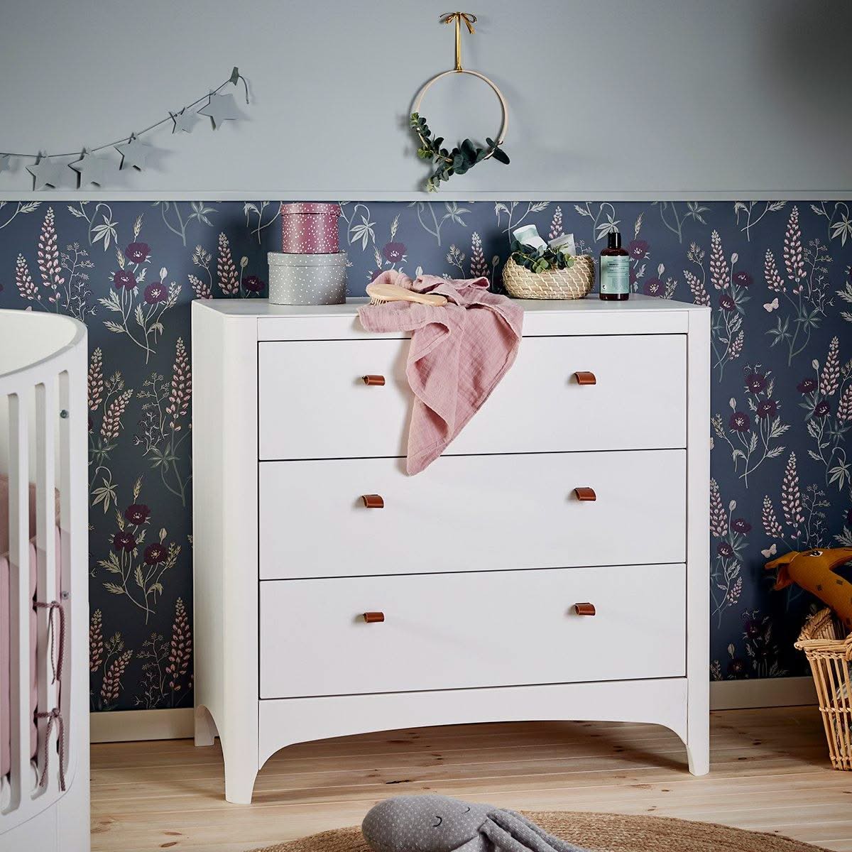 Leander Classic Dresser - White