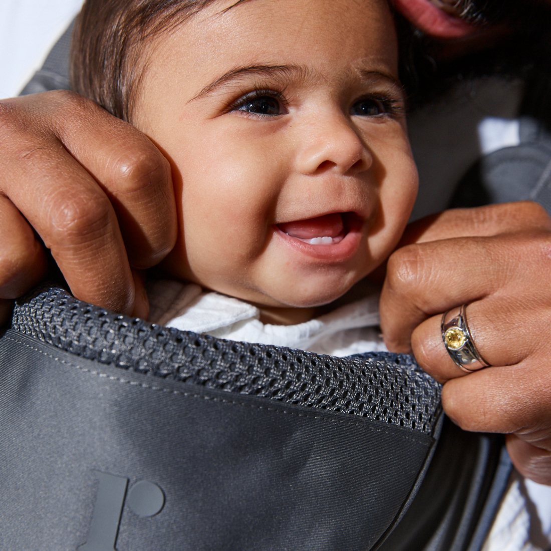 Redsbaby CONNECT Plus Carrier - Truffle