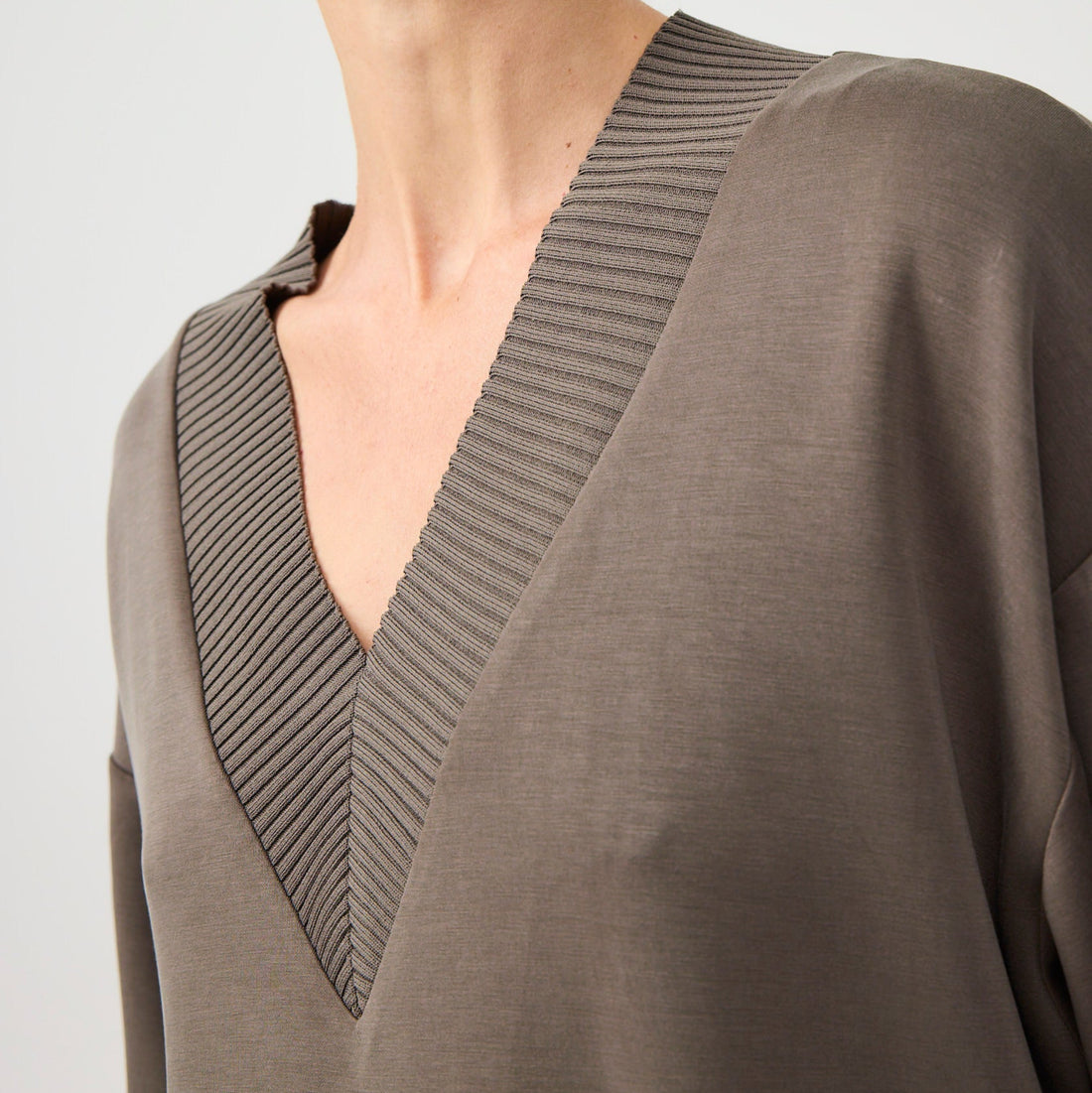 Lucia Lounge Top - Truffle