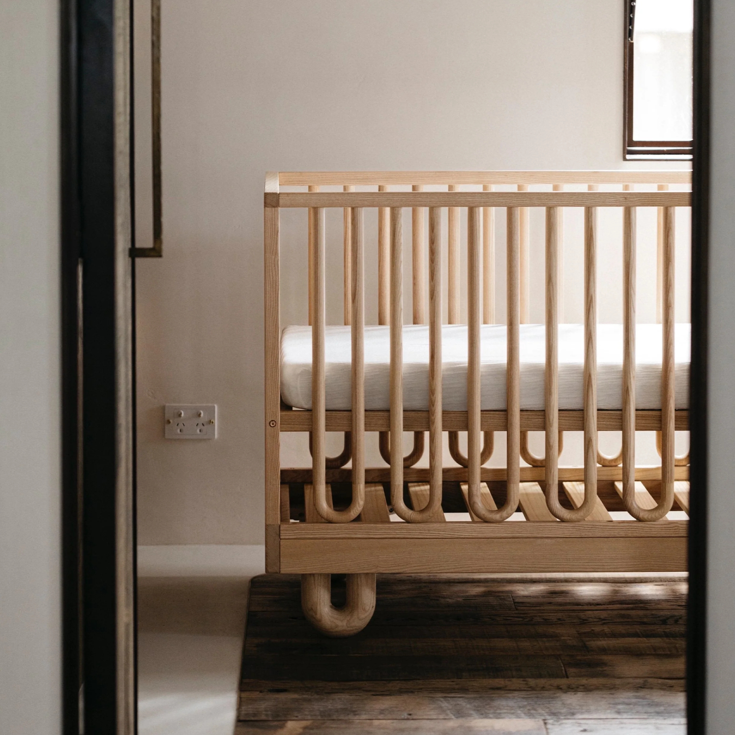 Arche Cot - Walnut