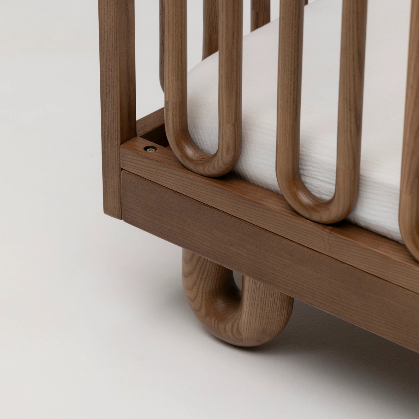 Arche Cot - Walnut