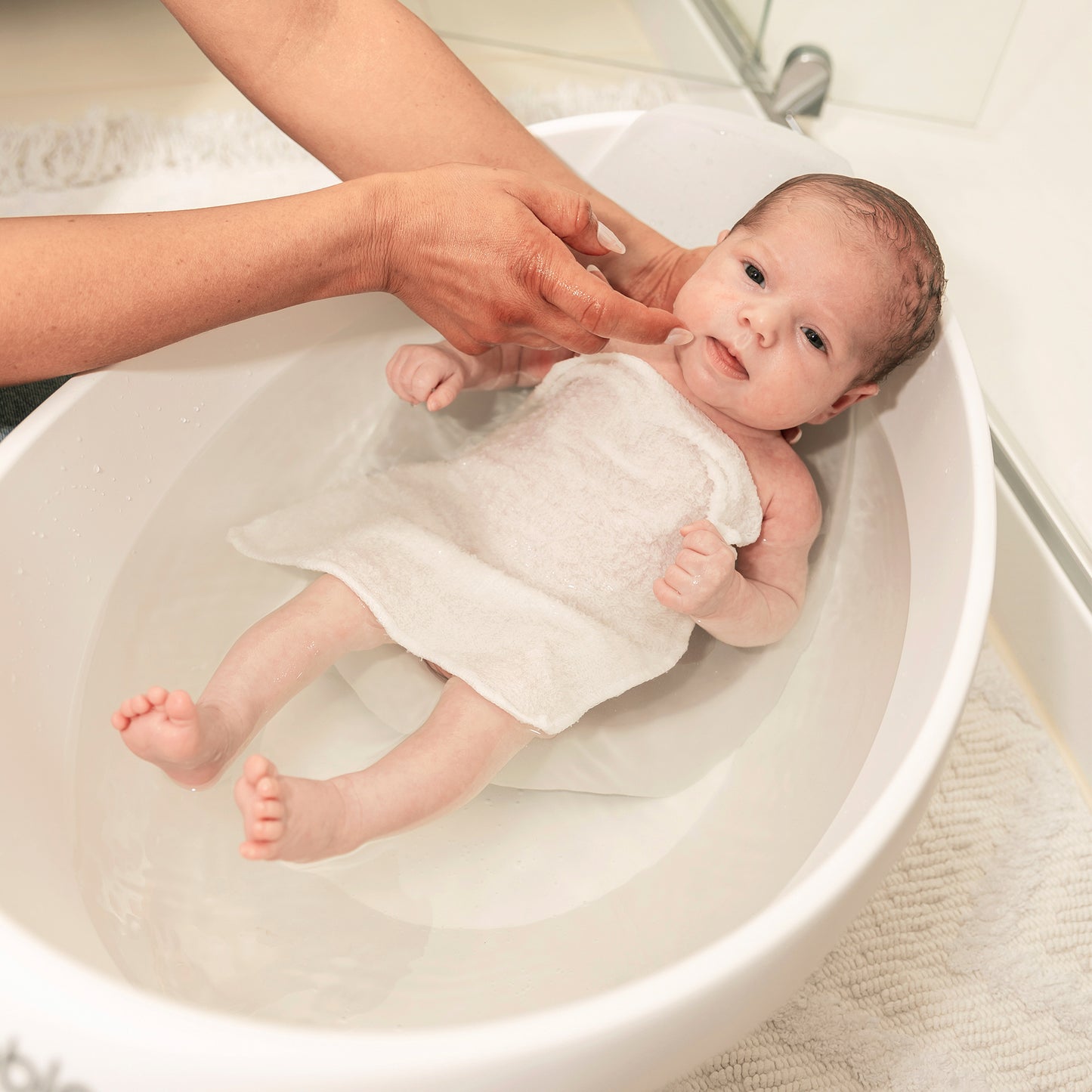 Bubble Cuddle Bath with Bath Seat - White