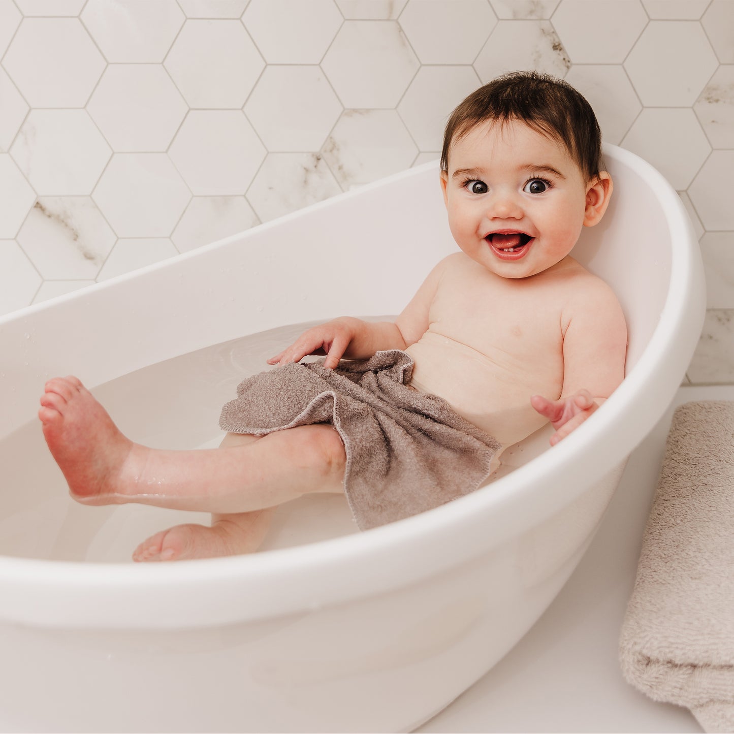 Bubble Cuddle Bath with Bath Seat - White