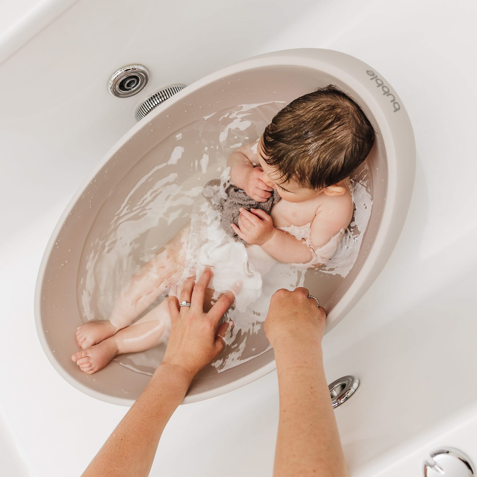 Bubble Cuddle Baby Bath with Bath Seat by Bubble | the memo – The Memo