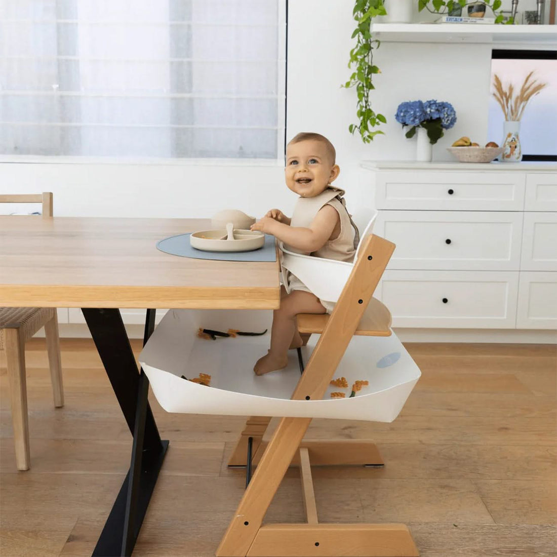 CATCHY - The Food Catcher for High Chairs - White by Catchy