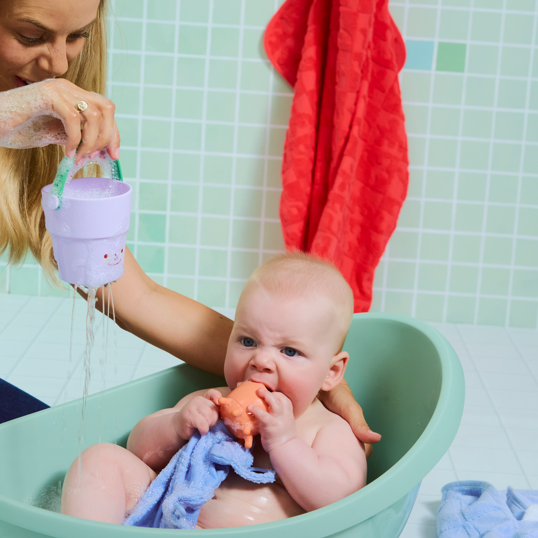 Very Fun Holey Buckets Bath Toy Set
