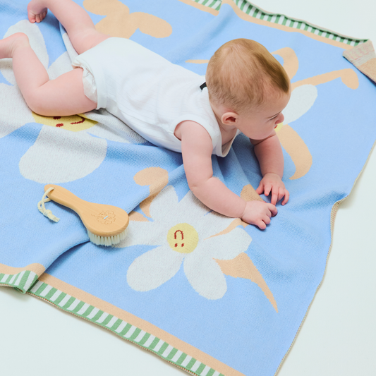 Cosy Baby Blanket - Dancing Daisies