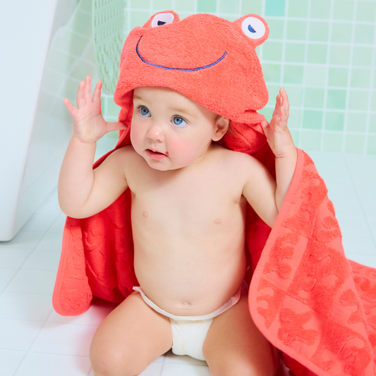 Super Soft Hooded Bath Towel and Wash Mitt Duo - Crab Red