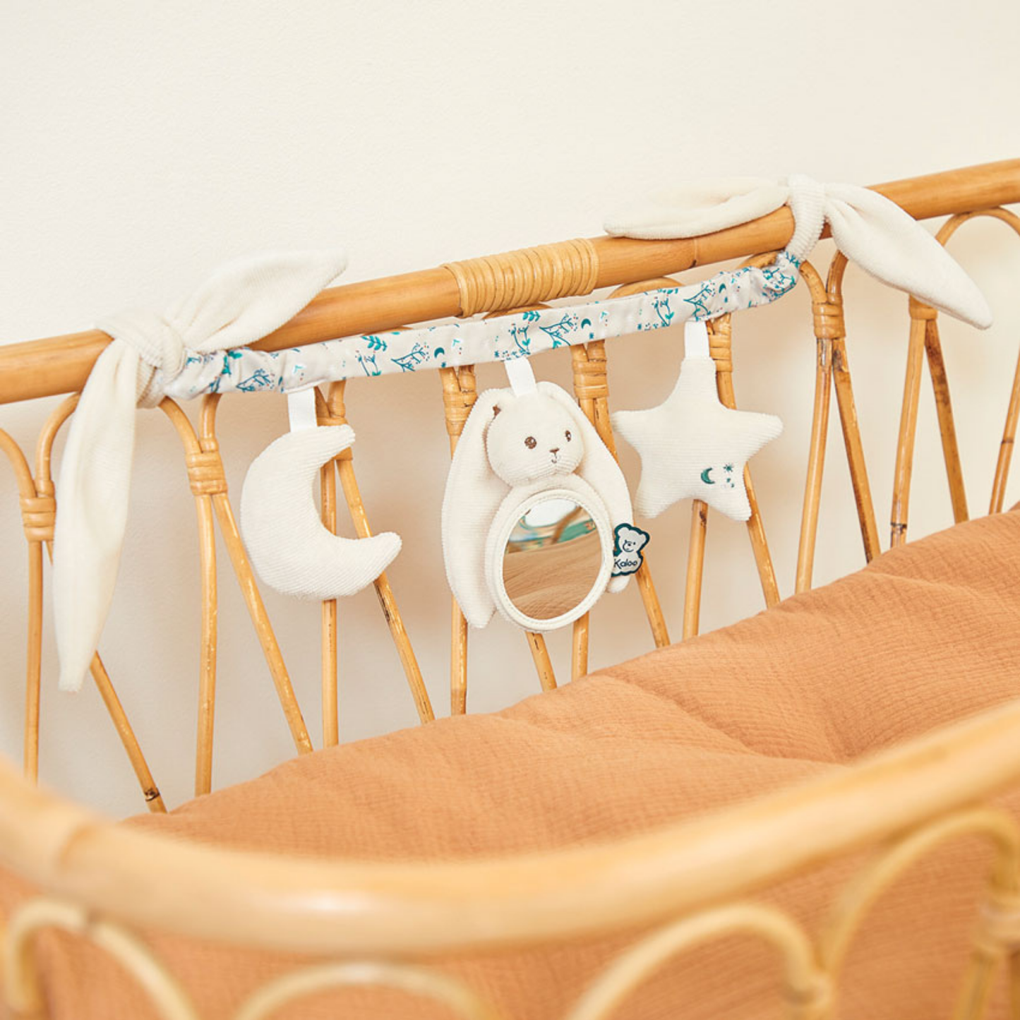 Lapinoo Soft Activity Chain