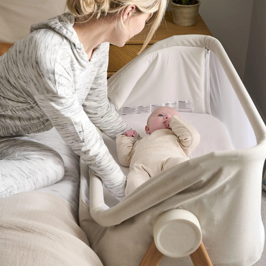 Lua Bedside Crib - Beige