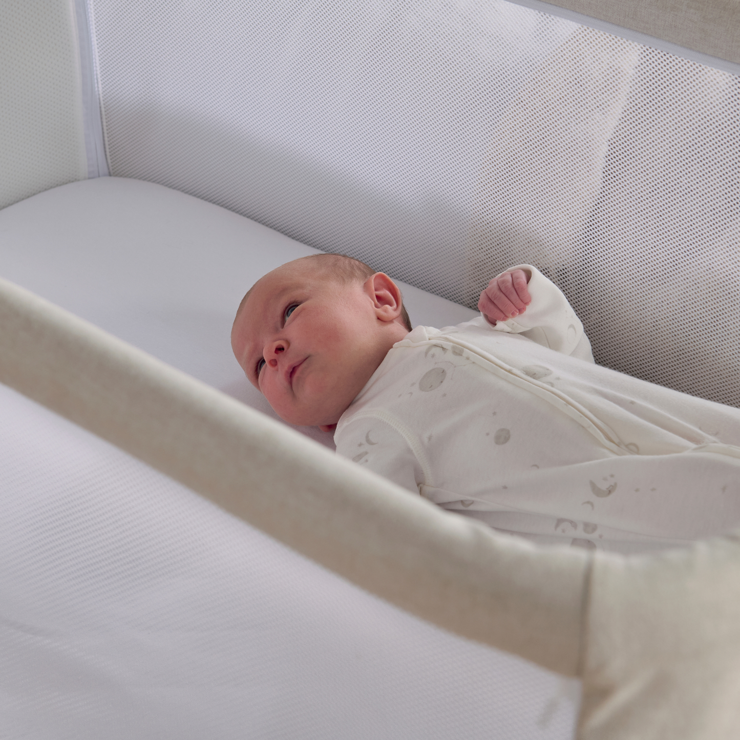 Lua Bedside Crib - Beige