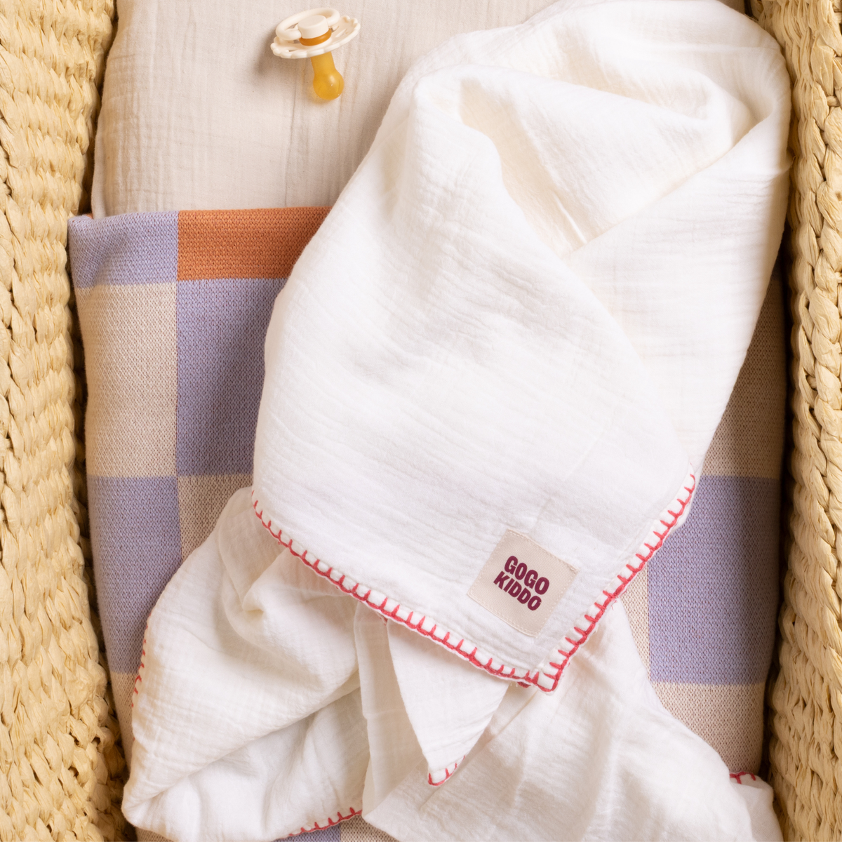Light and Breathable Muslin Swaddle Wrap - Ivory/Pink
