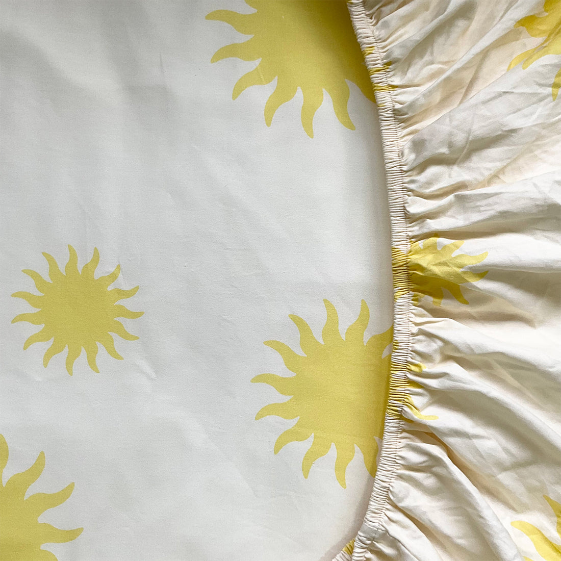 Waterproof Fitted Sheet - Sunny Days