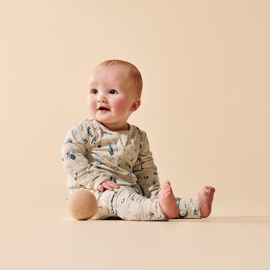 Organic Zipsuit with Feet - Tout est Magique
