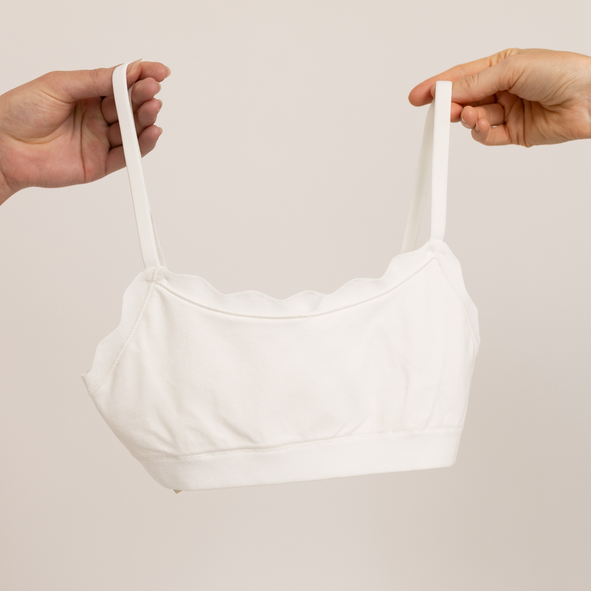 Leakproof Scallop Bandeau - White