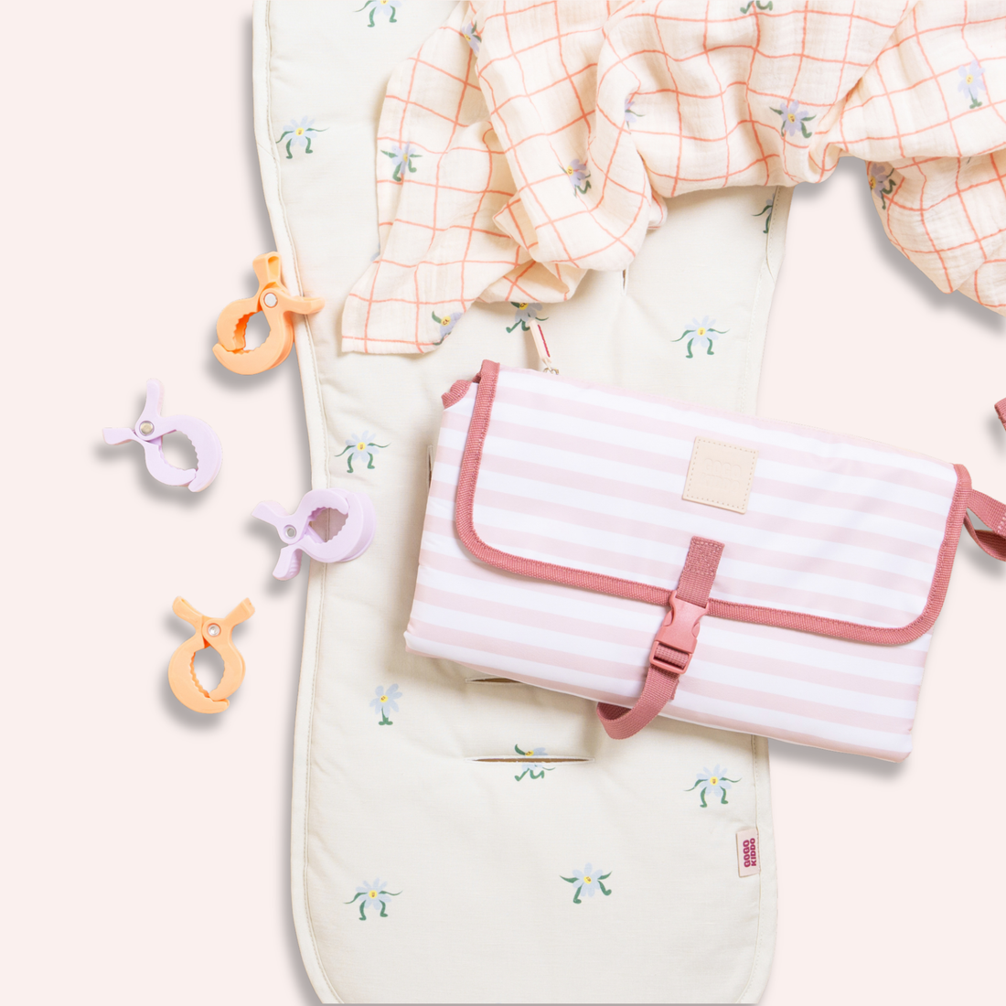 Light and Breathable Muslin Swaddle Wrap - Dancing Daisies
