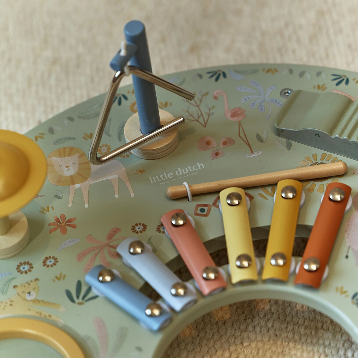 Music Table - Safari Friends