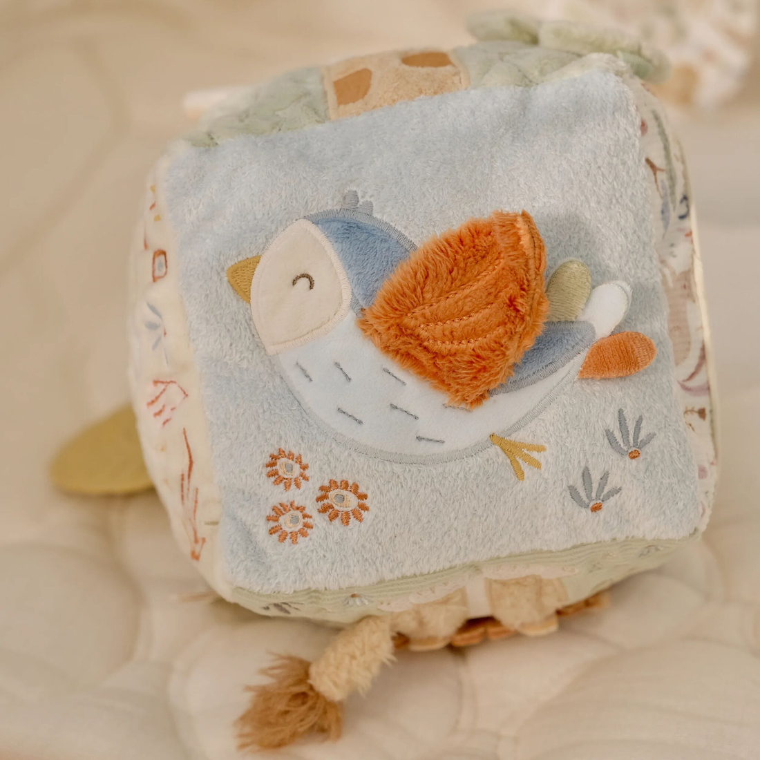 Safari Friends Soft Activity Cube
