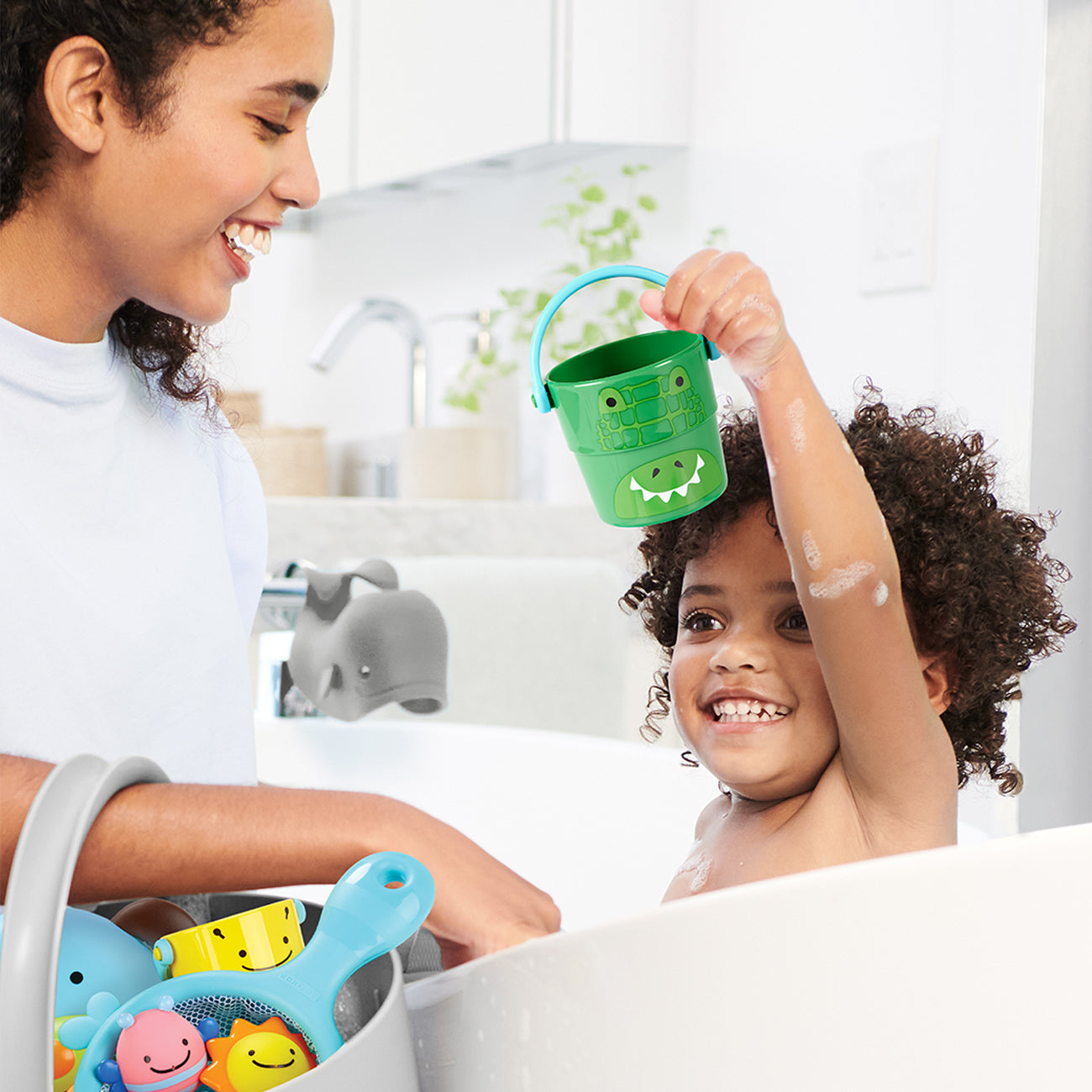 Skip Hop - Zoo Bath Stack & Pour Buckets - 5piece