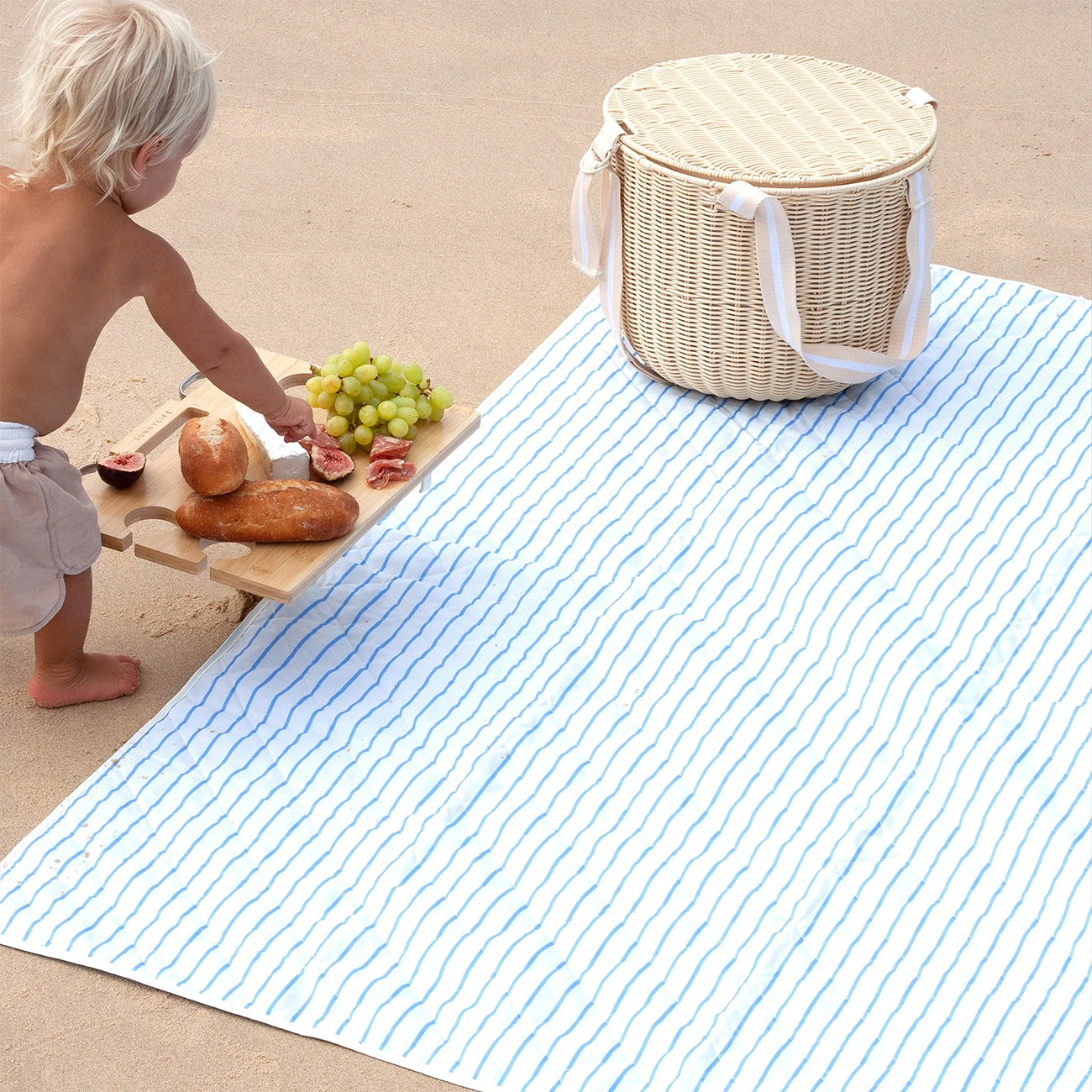 Beach and Picnic Blanket - Le Weekend