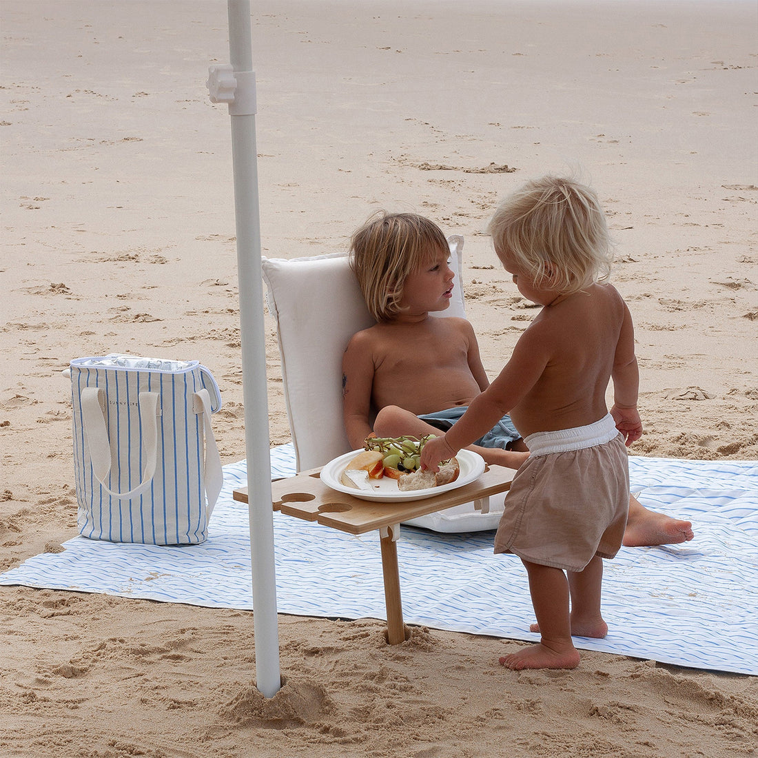 Beach and Picnic Blanket - Le Weekend