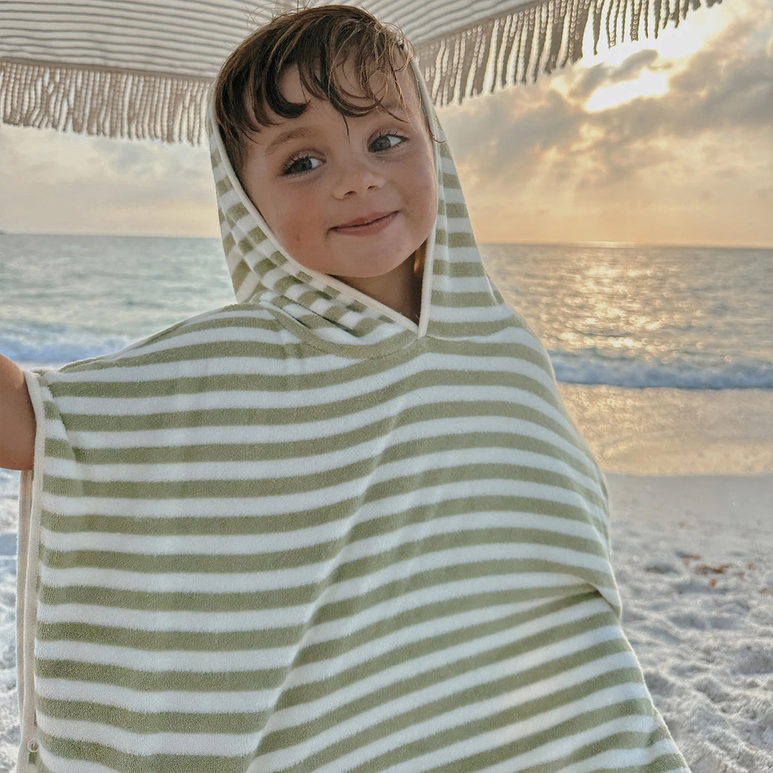 Into the Wild Hooded Towel - Khaki