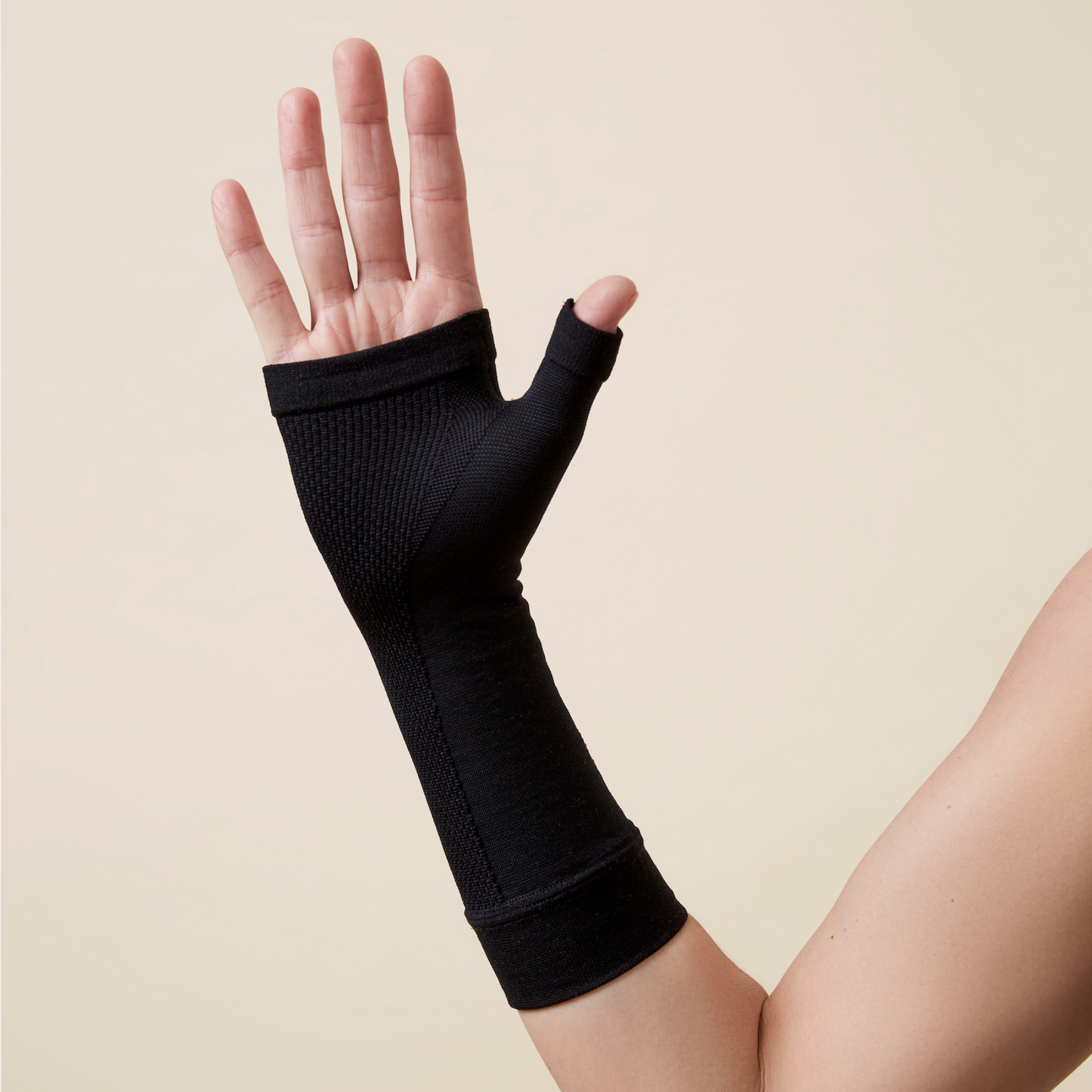 The Helping Hand Wrist Compression Sleeve - Pair - Black/Black