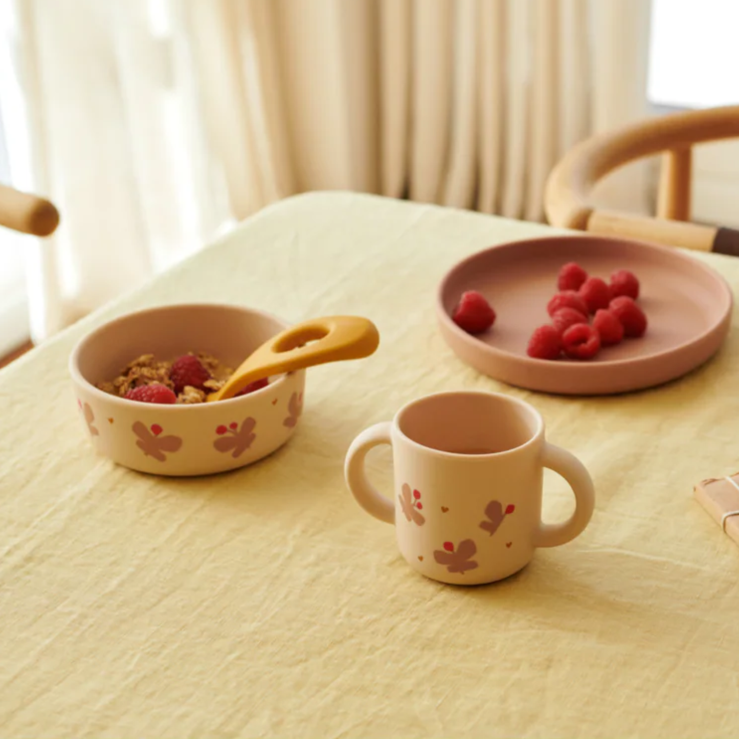 Vivi Printed Tableware Set - Butterfly/Apple Blossom