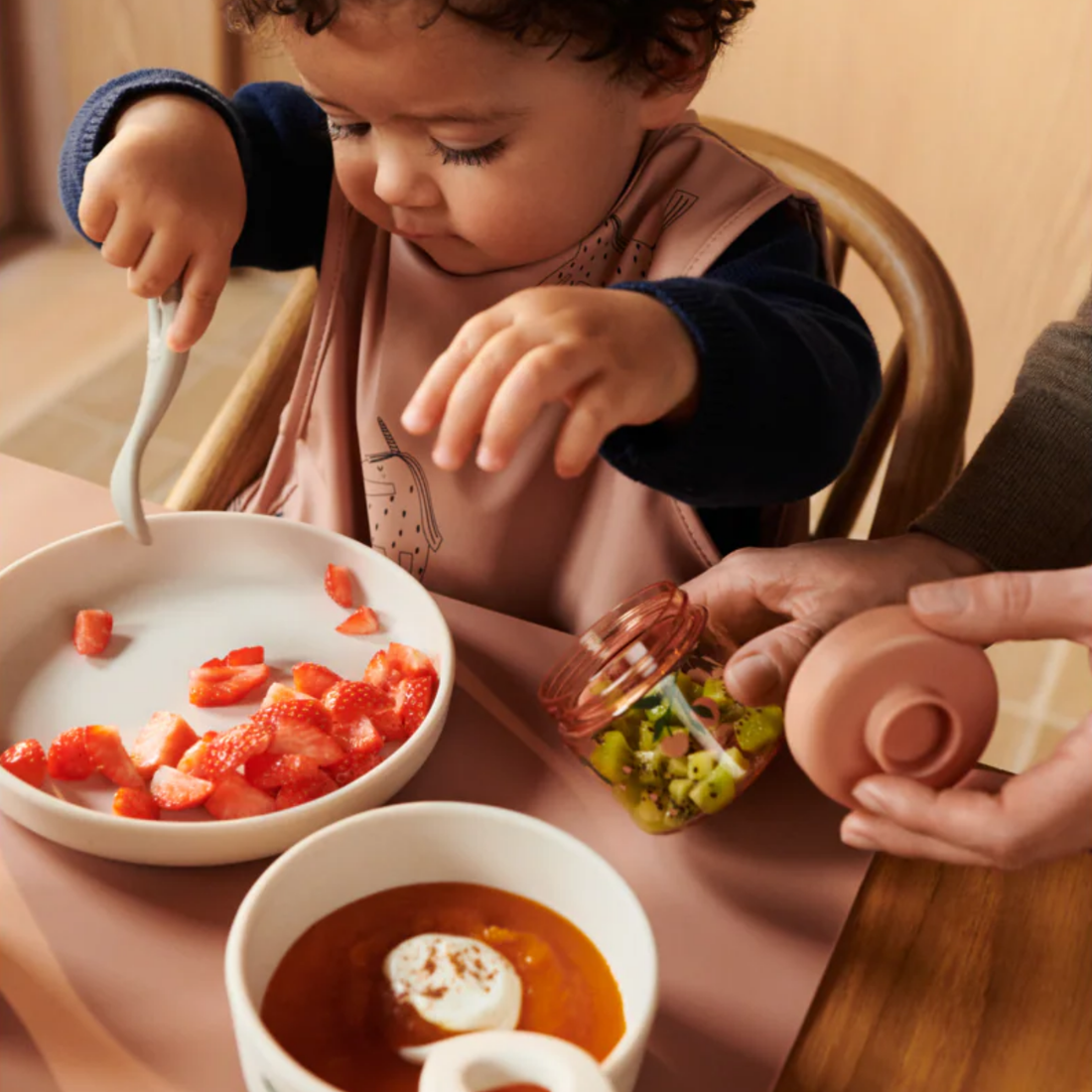 Vivi Silicone Tableware Set - Peach/Sea Shell Mix