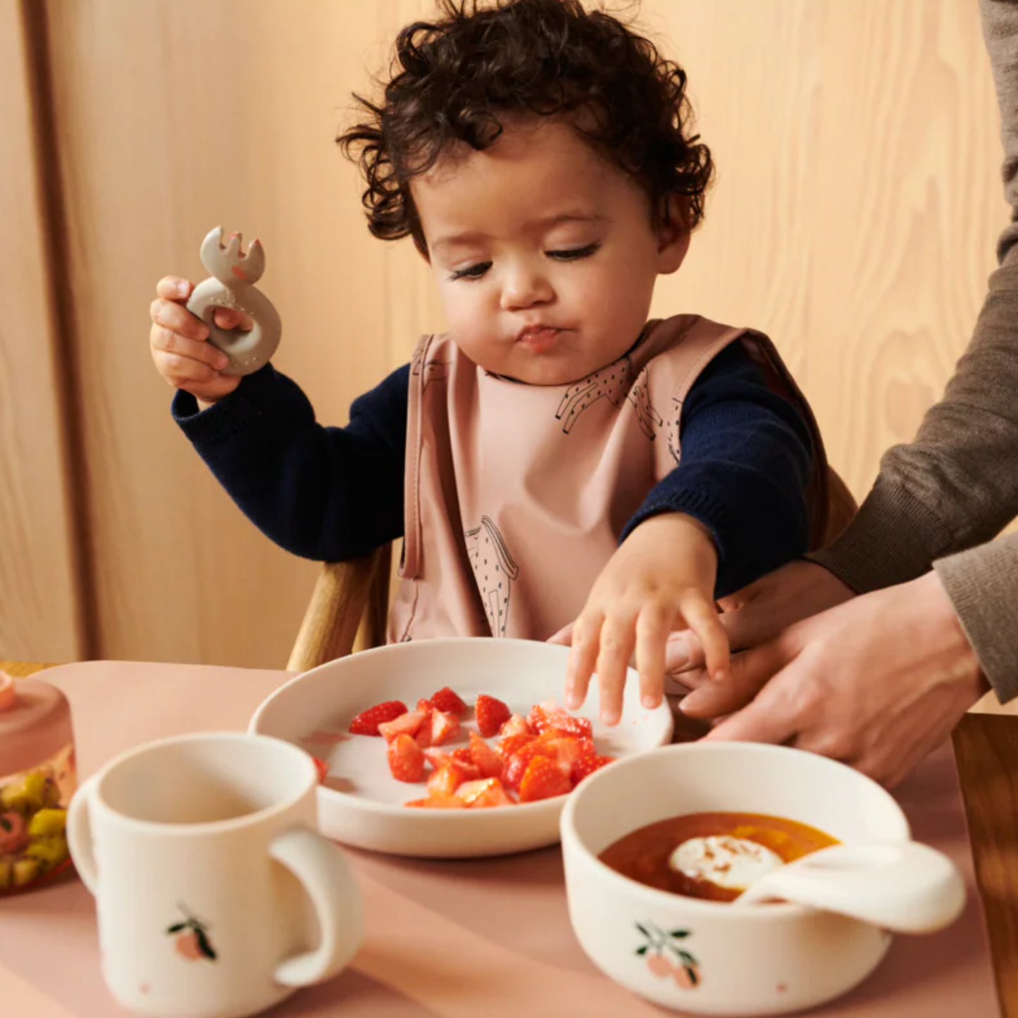 Vivi Silicone Tableware Set - Peach/Sea Shell Mix