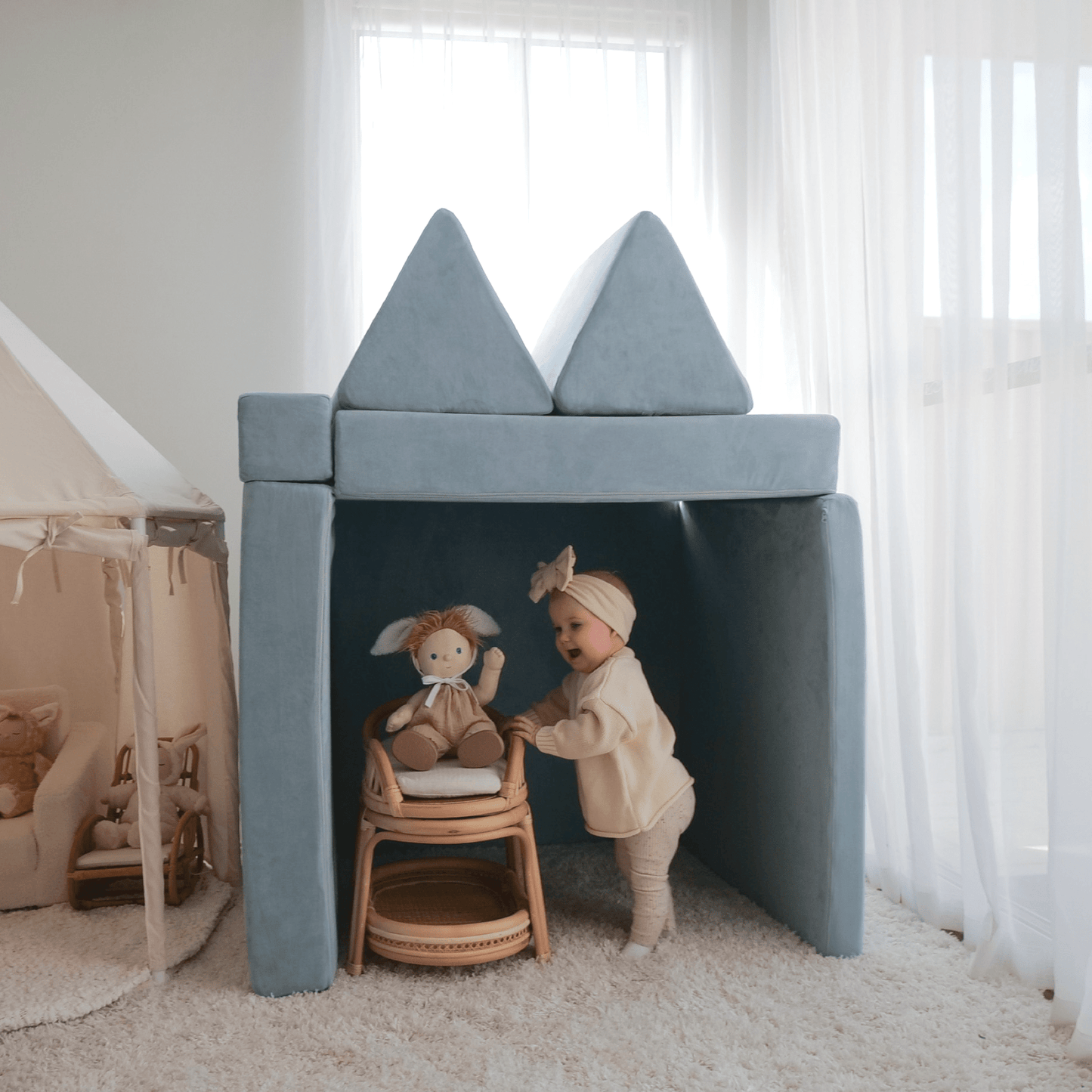 The Possum Play Couch (with Circle Set)