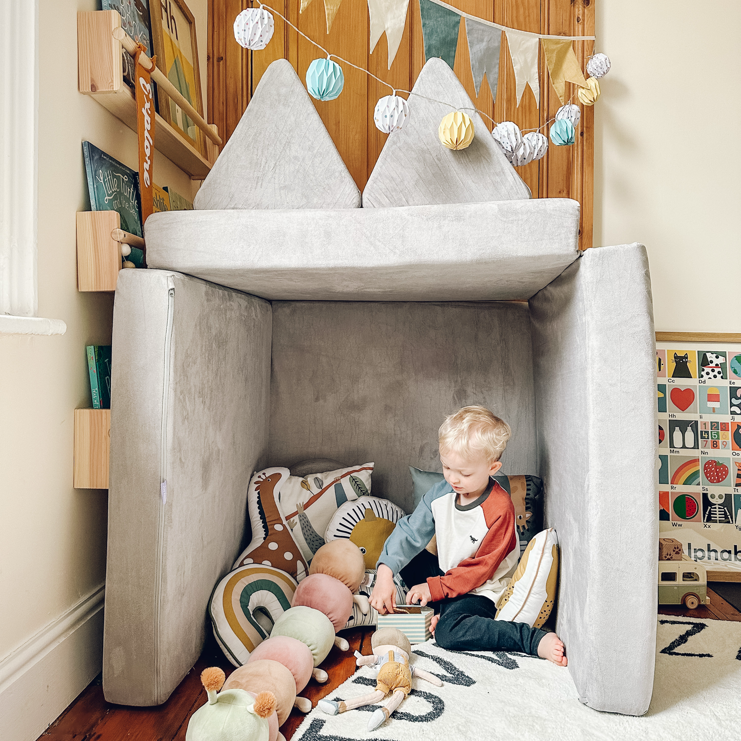 The Possum Play Couch (with Circle Set)