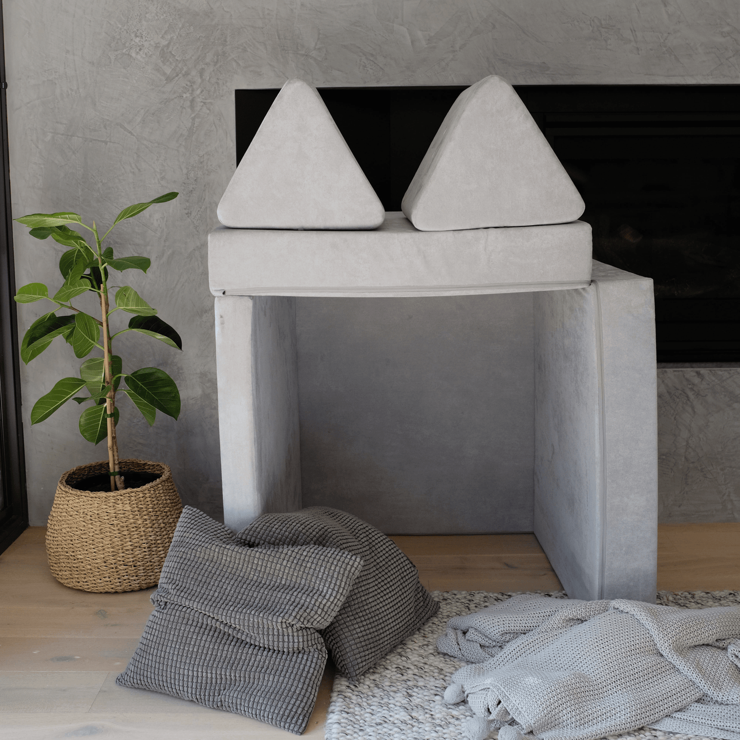 The Possum Play Couch (with Circle Set)