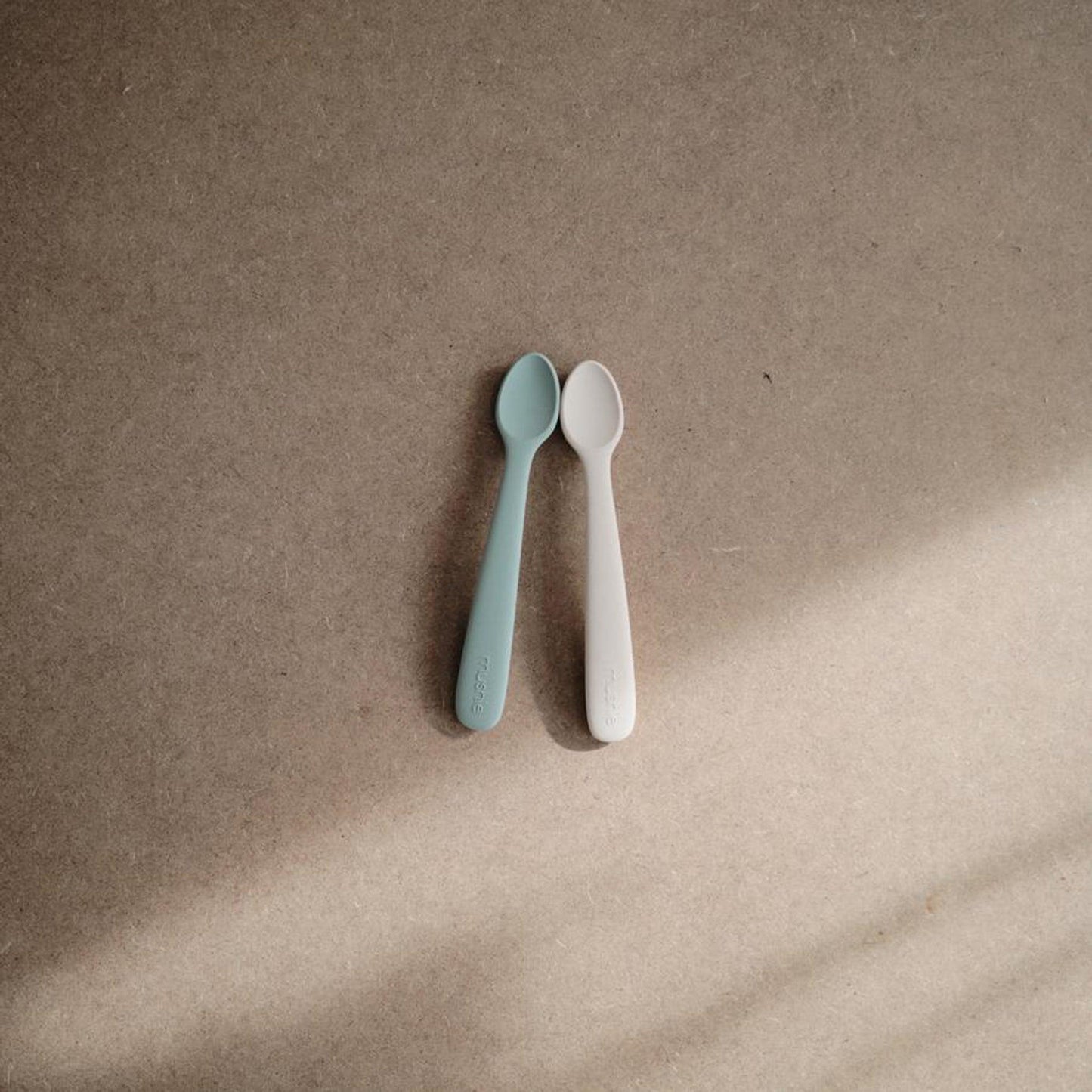 Silicone Feeding Spoon Set (Cambridge Blue/Shifting Sand)