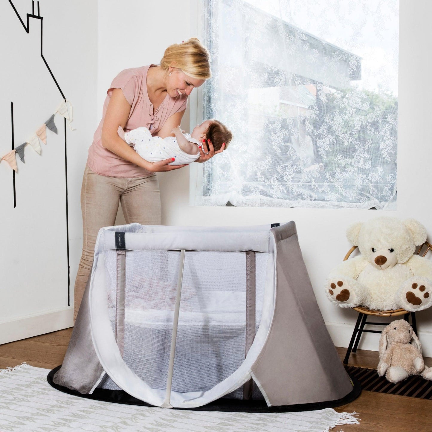 Instant Travel Cot - Sand